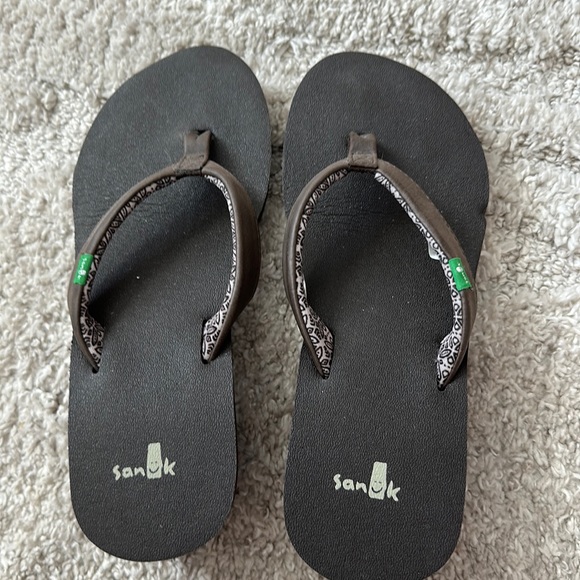 Sanuk women’s sandals - Picture 1 of 2